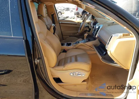 2011 Porsche Cayenne Turbo z USA, uszkodzony, nr VIN WP1AC2A22BLA84958